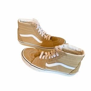 Vans Sk8-Hi Taos Taupe sneakers in a tan and white colorway-Size 6 Men’s